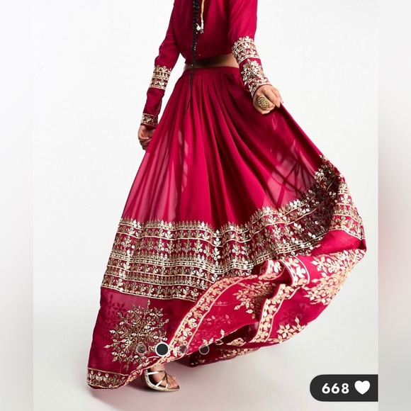 Nesavaali Lehenga Embroidered Maxi Skirt - Berry, Sz. 6 - Picture 2 of 4